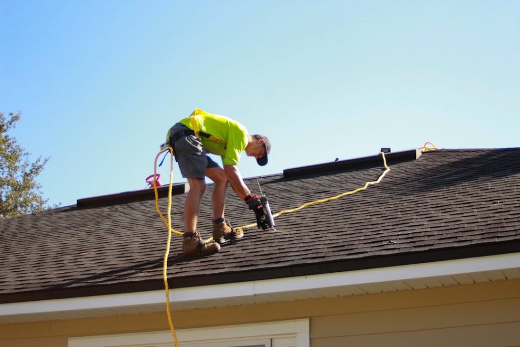 Why Florida Roofs Get Dirty So Much Faster